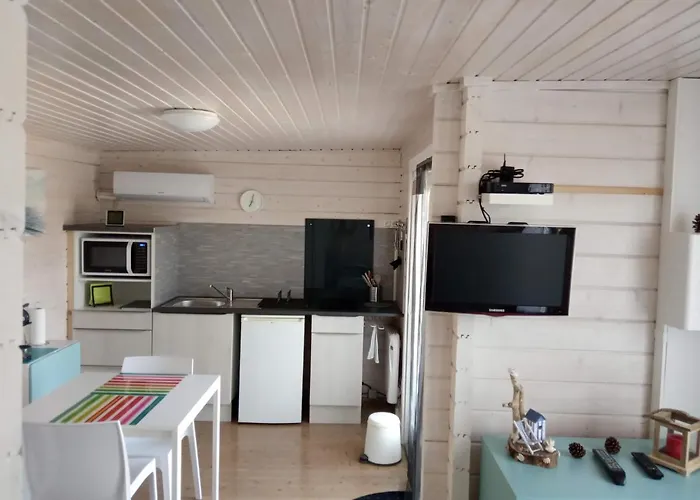 Agreable Petit 3* Camarsac